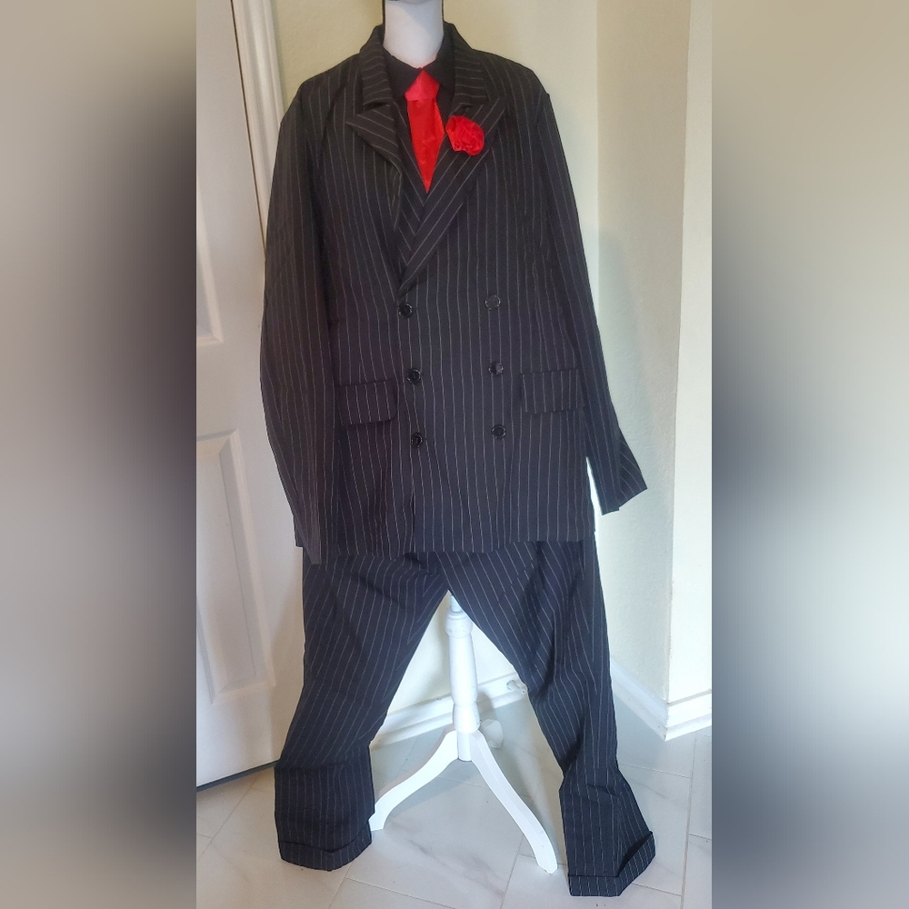 Spirit Halloween Gangster Costume